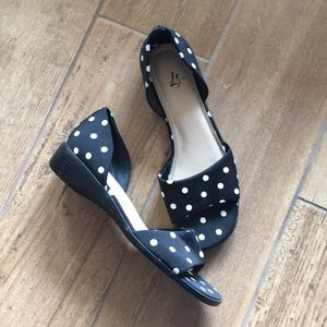 Life Stride Shoes - Sz 7N life stride poka dot shoes Nwot Life Stride Shoes - Sz 7N life stride poka dot shoes Nwot